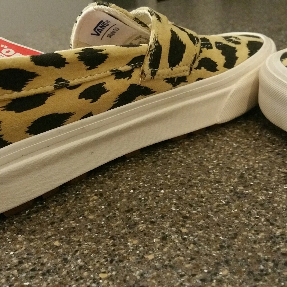 SOLD OUT. NO LONGER AVAILABLE. - Picture 4 of 5